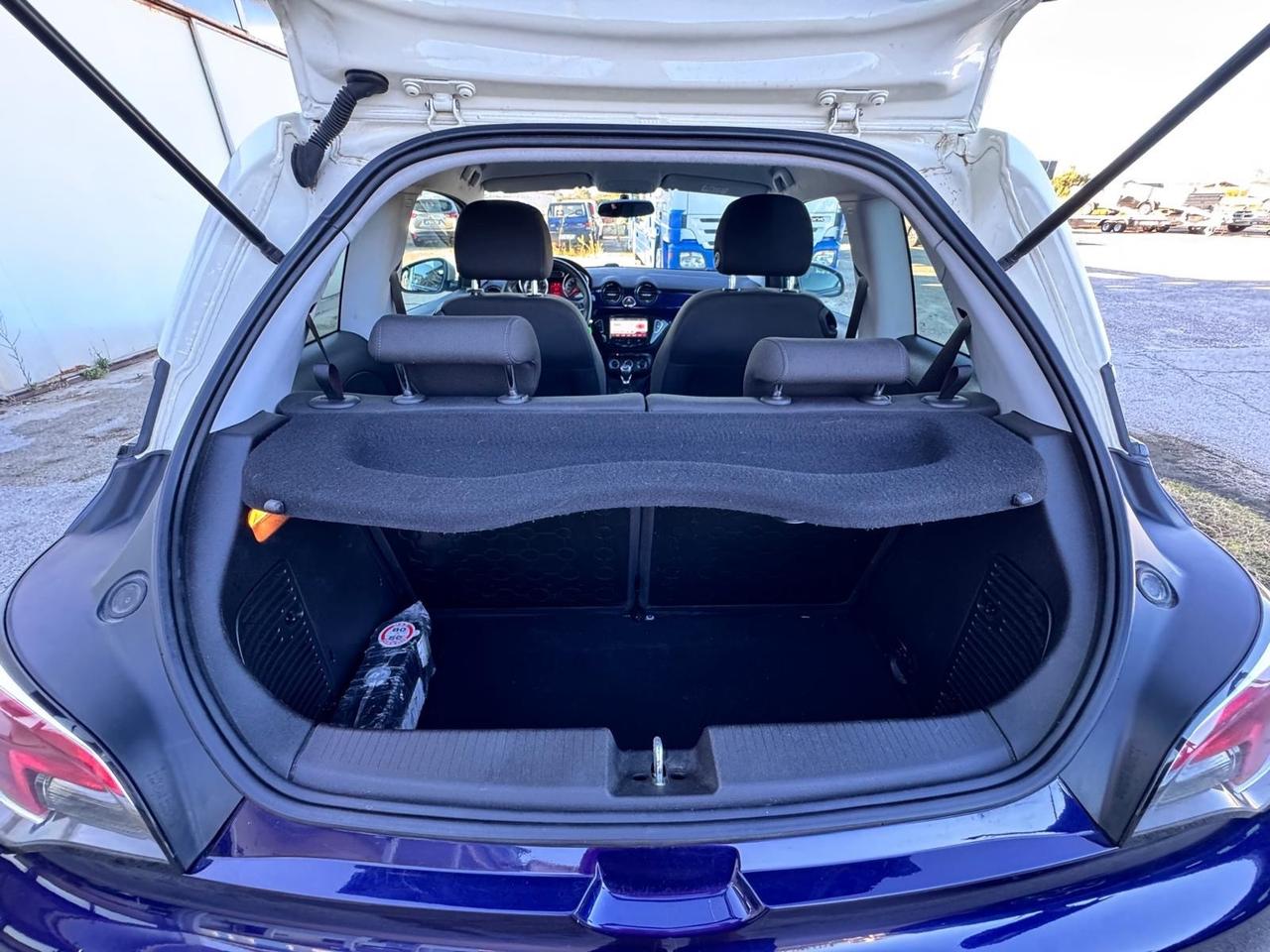 Opel Adam 1.2 Vr -6 Limited edition