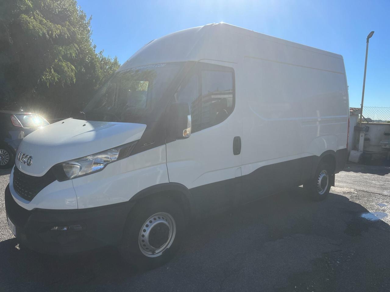Iveco Daily 2.3 Diesel HKa 35 S V Radstand 3520