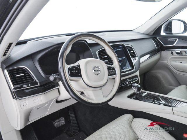 VOLVO XC90 D5 AWD Geartronic 7 posti Momentum