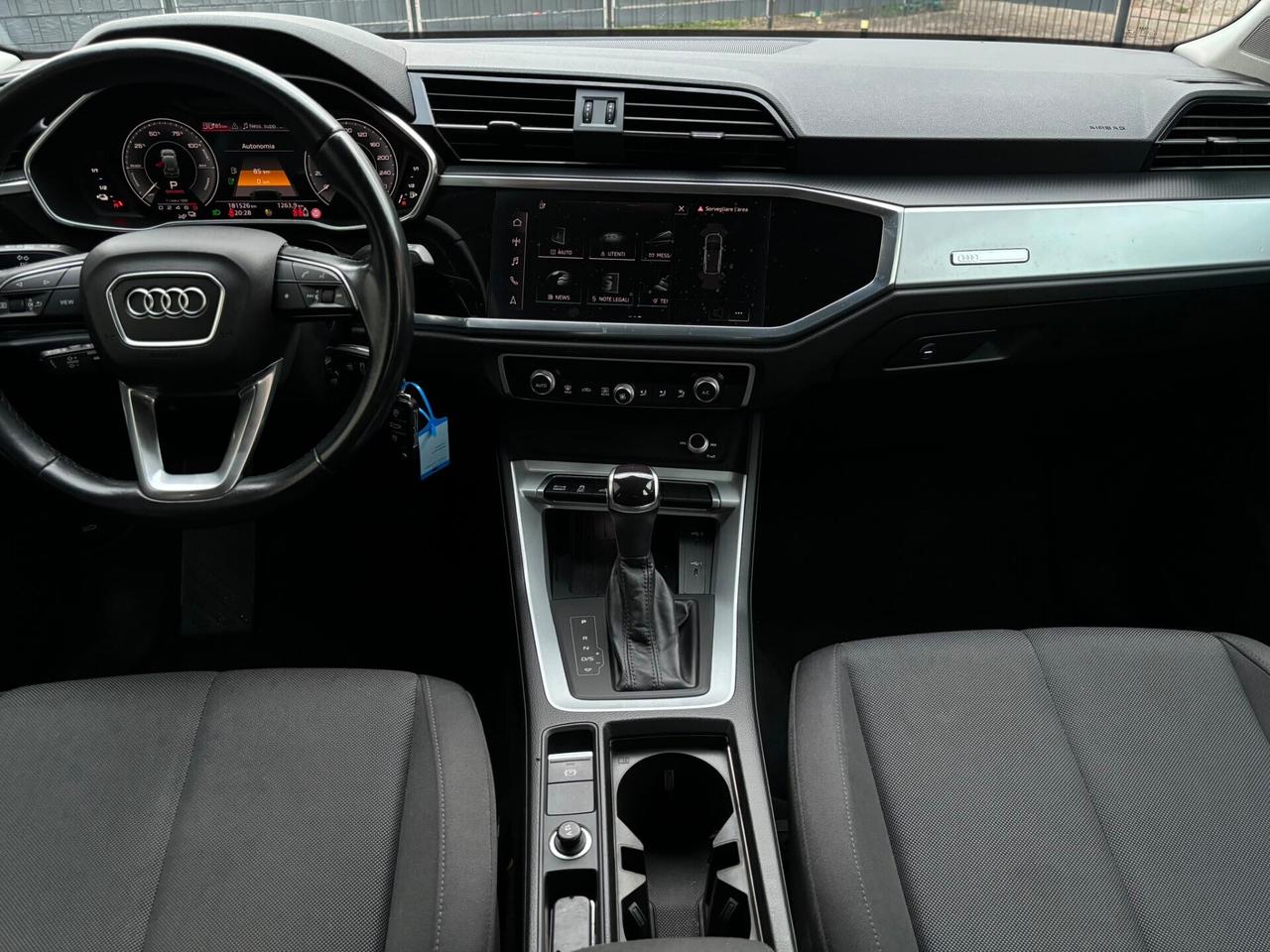 Audi Q3 45 TFSI e S tronic Business