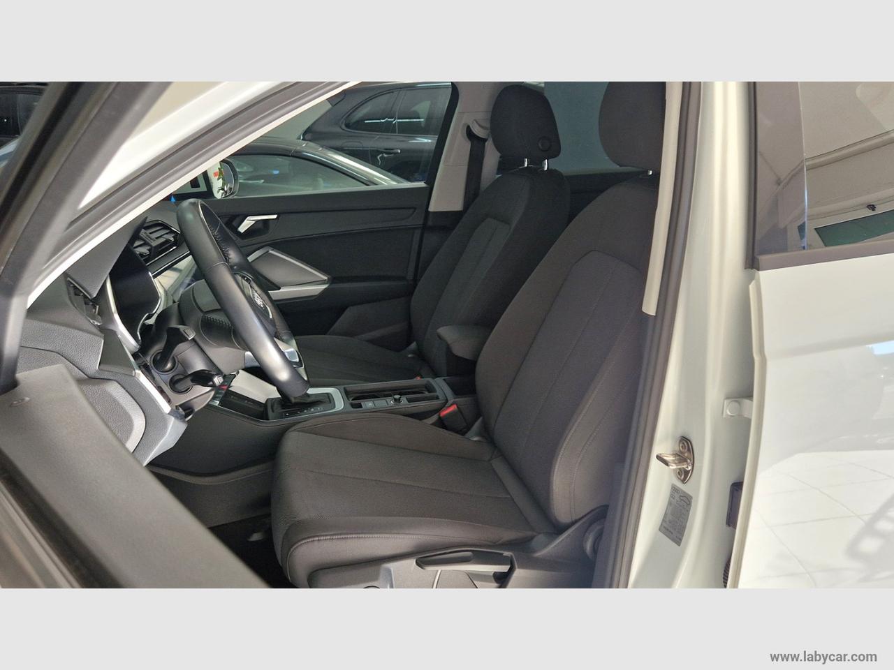 AUDI Q3 40 TDI quattro S tr. Business Adv.