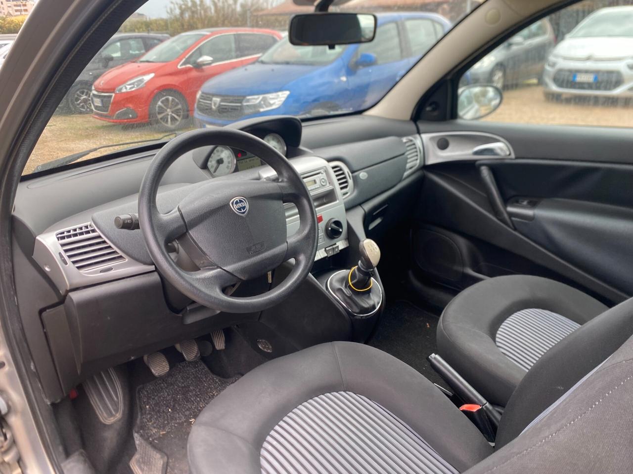 LANCIA YPSILON 1. ANNO 2008 ADATTA NEOPATENTATI