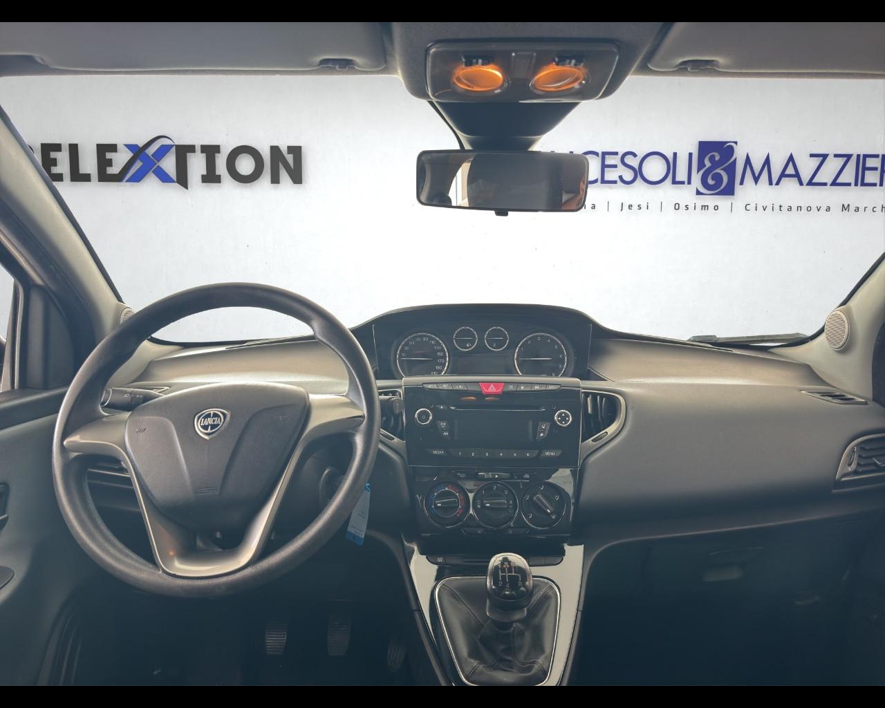 LANCIA Ypsilon 3ª serie - Ypsilon 0.9 TwinAir 85 CV 5 porte Metano