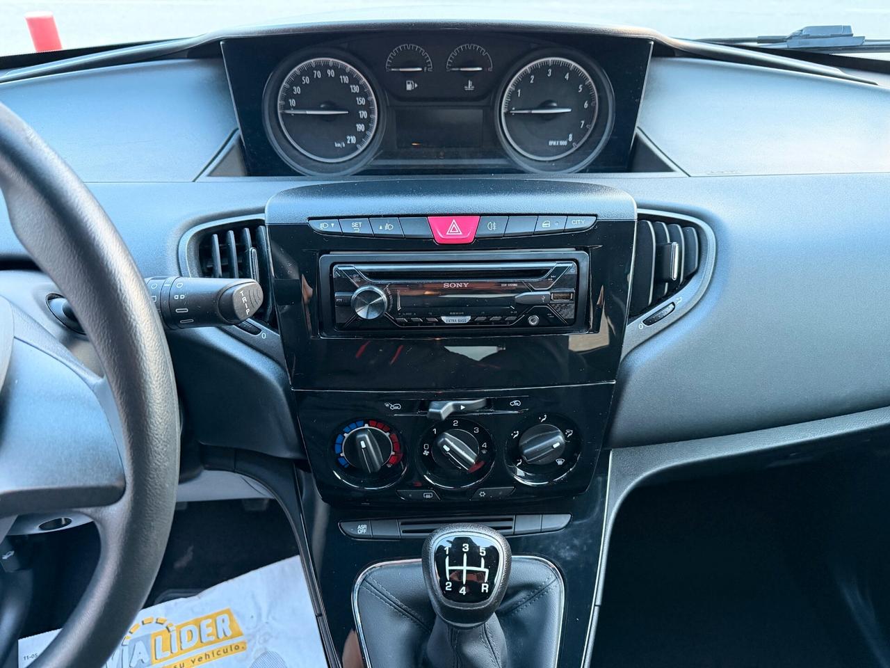 Lancia Ypsilon 1.2 69 CV, OK NEOPATENTATI