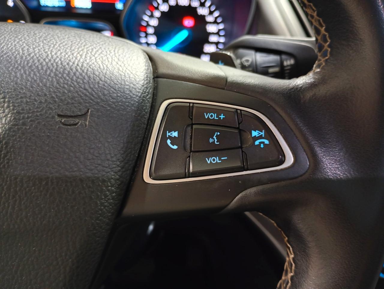 Ford Kuga 2.0 TDCI 150 CV S&S 4WD Powershift Vignale