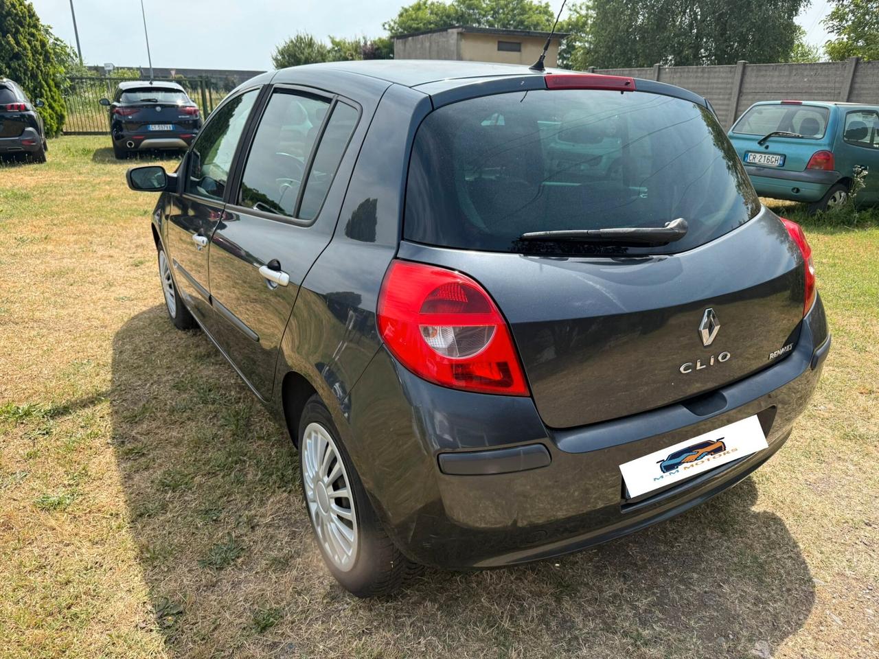 Renault Clio 1.2 1 5 porte Le Iene