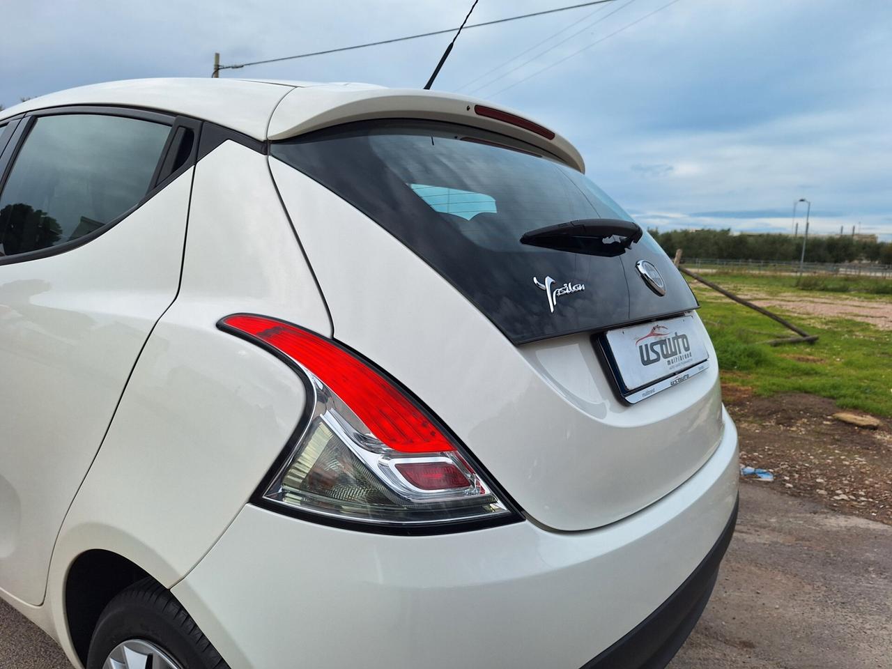 Lancia Ypsilon 1.2 69 CV 5 porte Silver PERFETTA