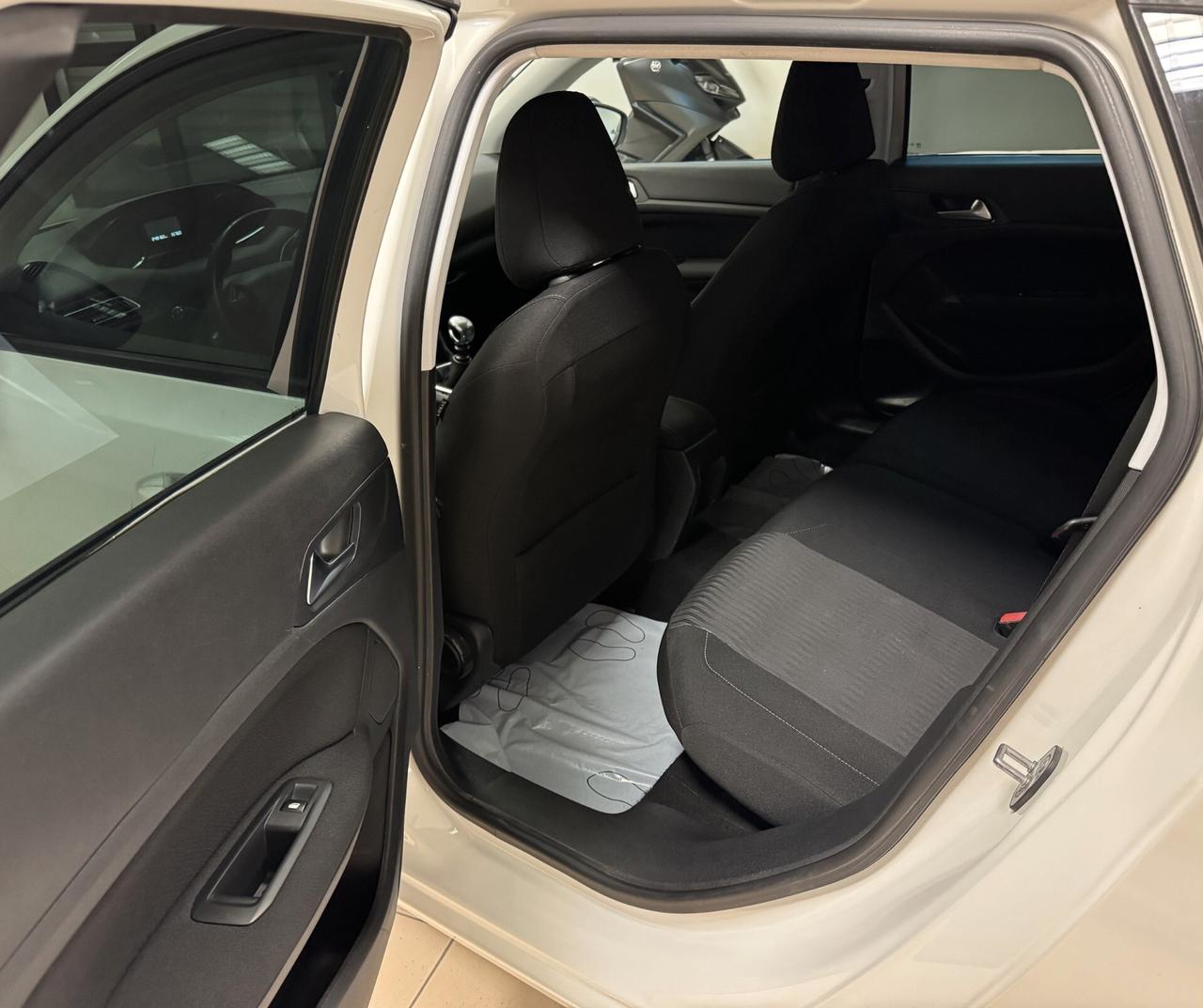 Peugeot 308 BlueHDi 120 S&S SW Allure
