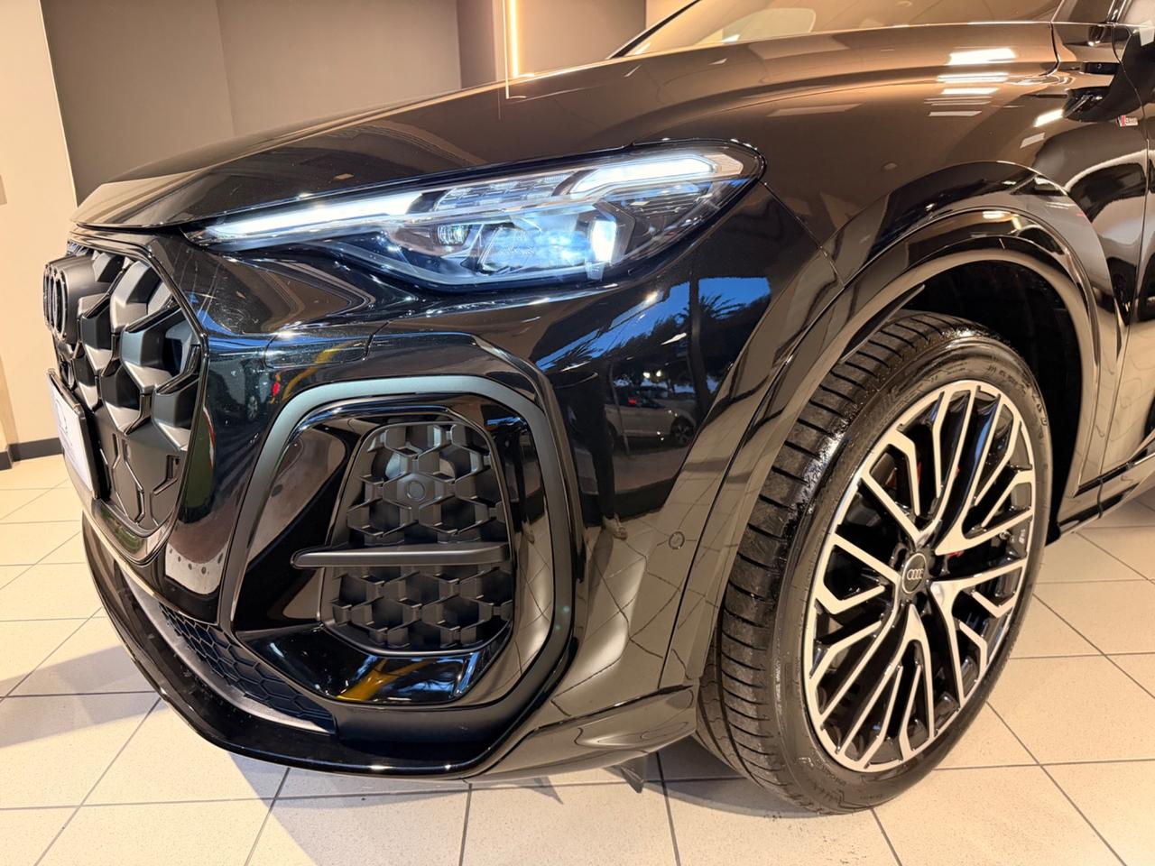 Audi Q5 SPB S line edition Total Black 2026
