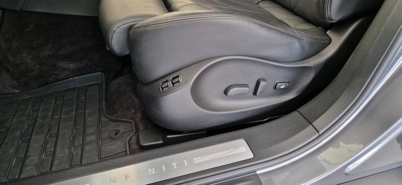 Infiniti QX70 3.0 diesel V6 AT S Premium