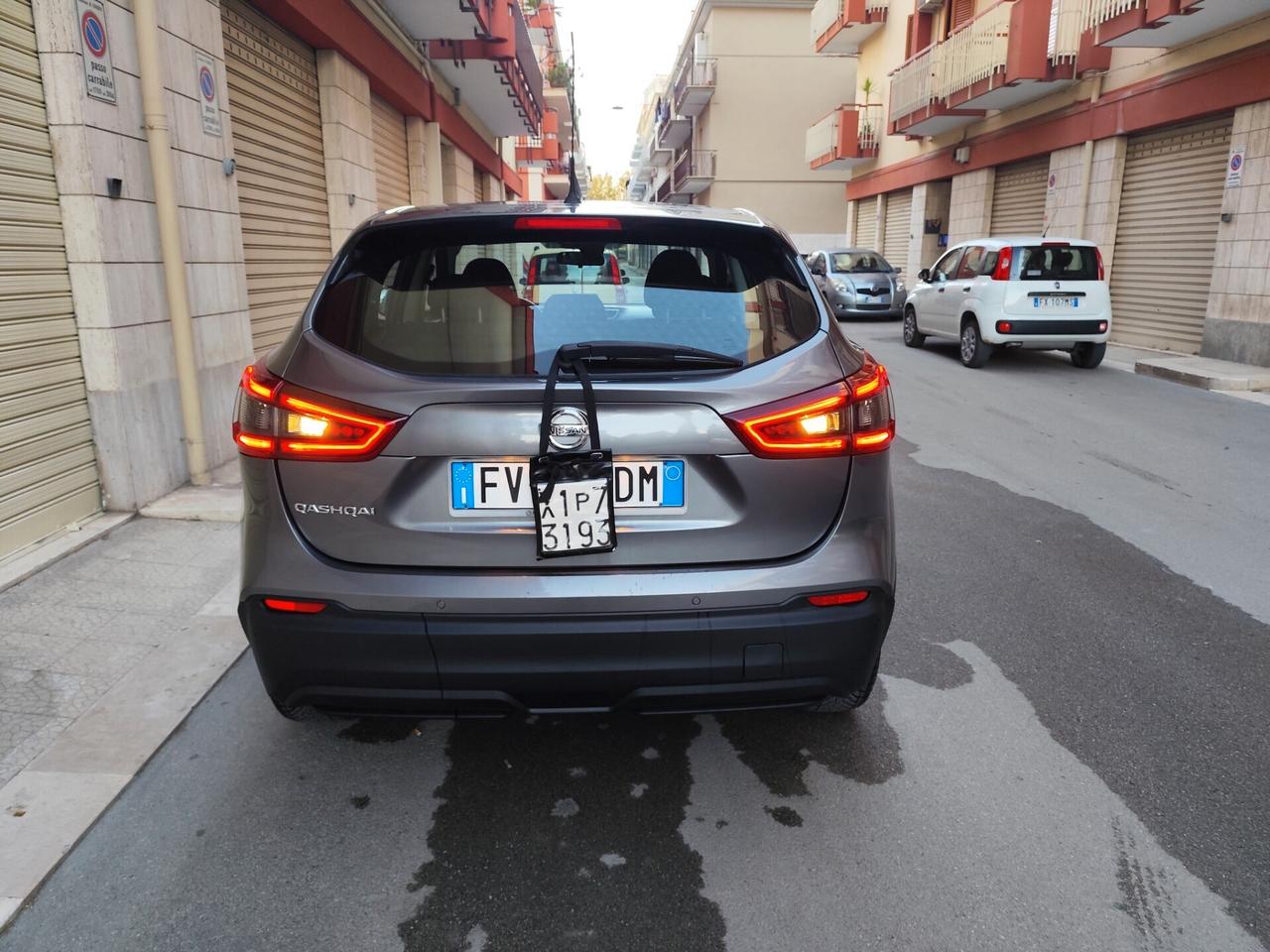 Nissan Qashqai 1.5 92.000 km CARPLAY NAVI RETRO SENSORI ANT E POST