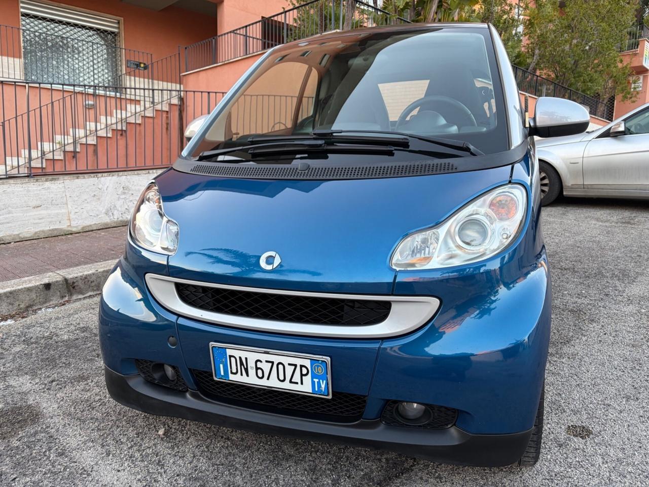 Smart ForTwo 1.0 benz ideale per neopatentati