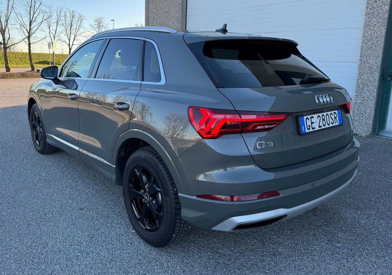 Audi Q3 35 TFSI S tronic Business
