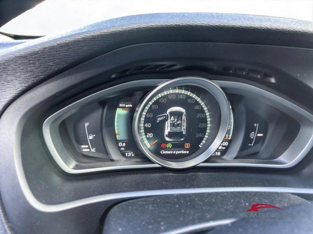 VOLVO V40 Cross Country D2 Business Plus