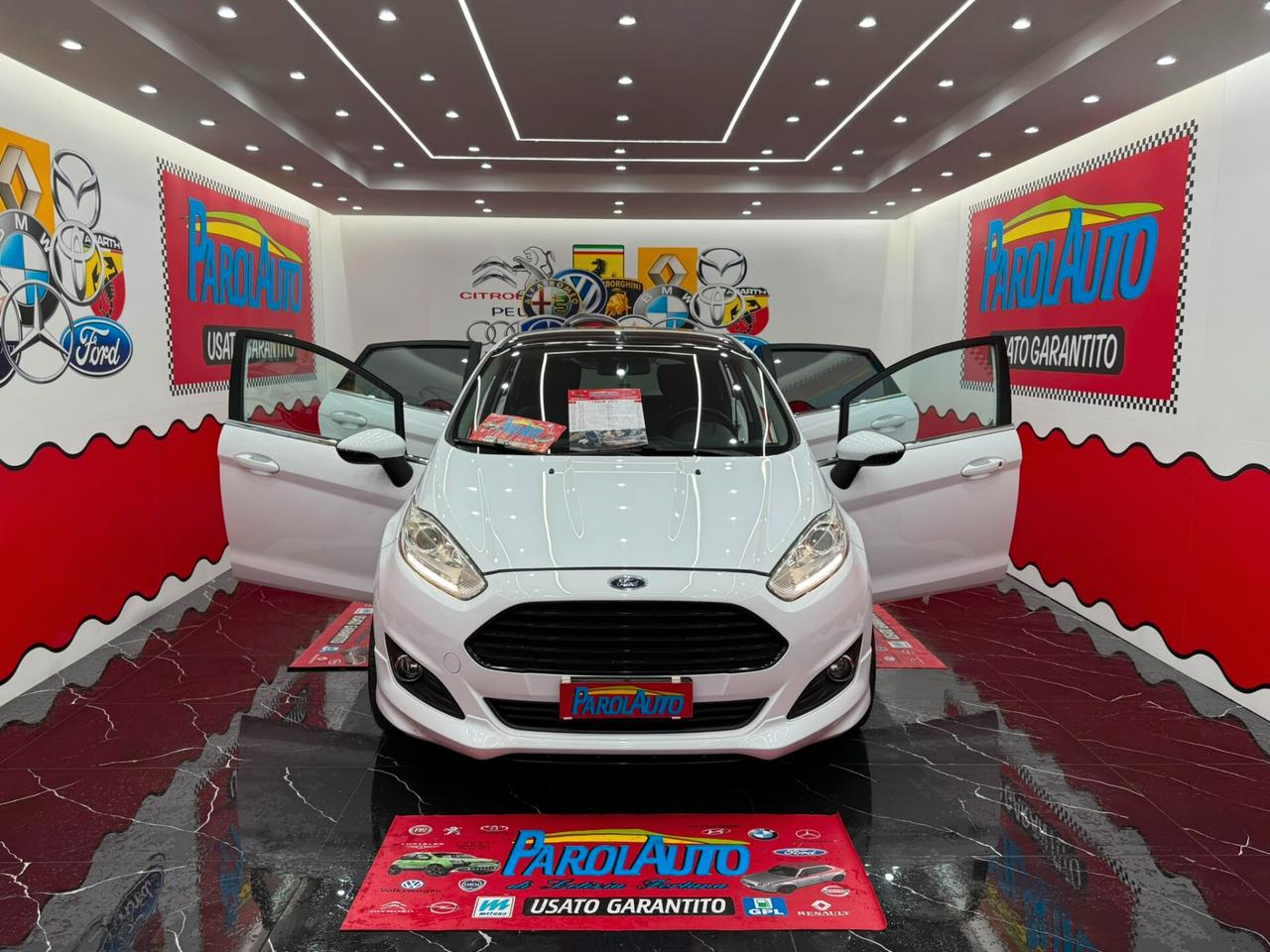 Ford Fiesta 1.5 TDCi 75cv BLACK-WHITE - 2014