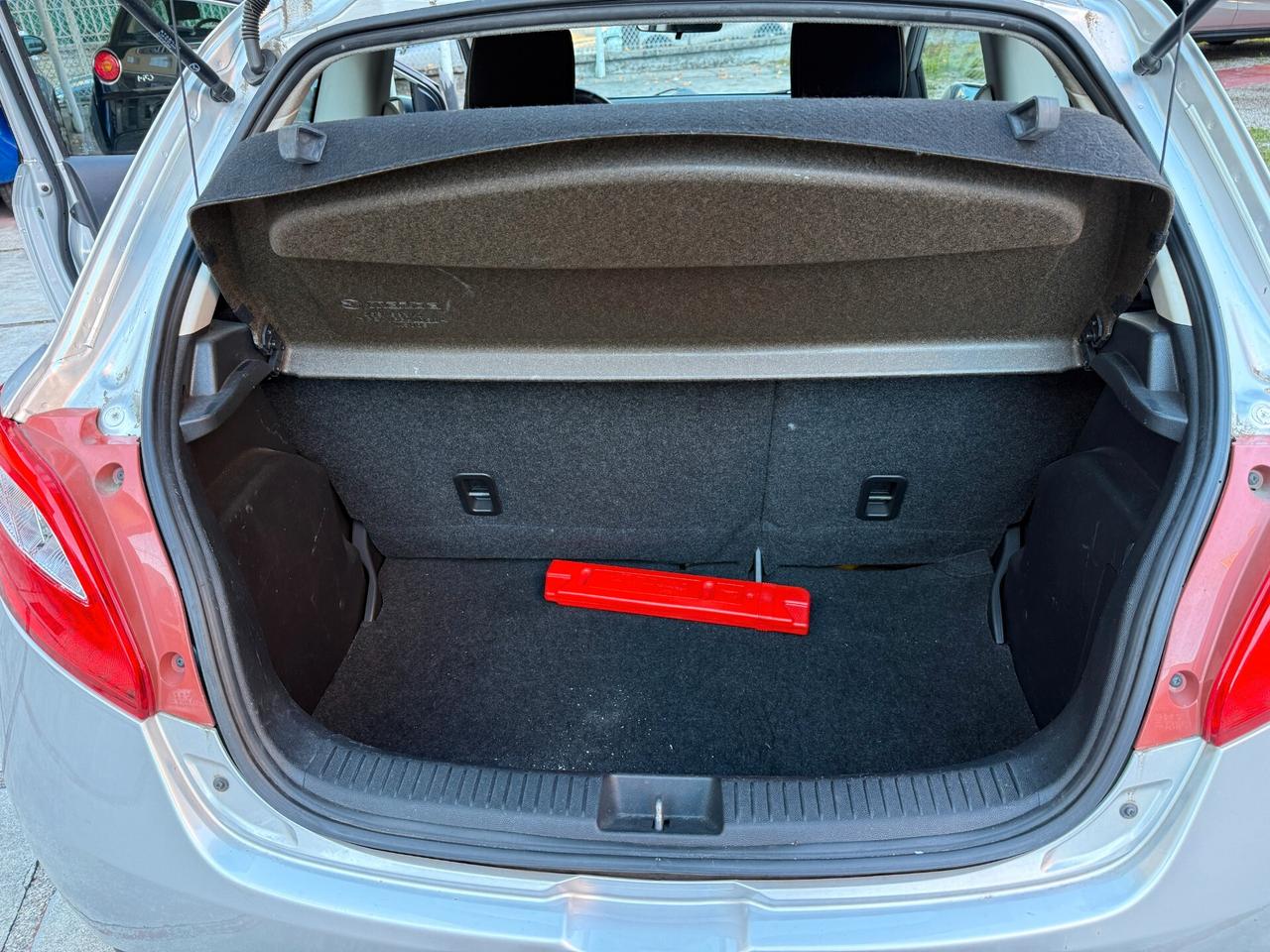 Mazda 2 1.4 play 3 porte ok per neopatentati