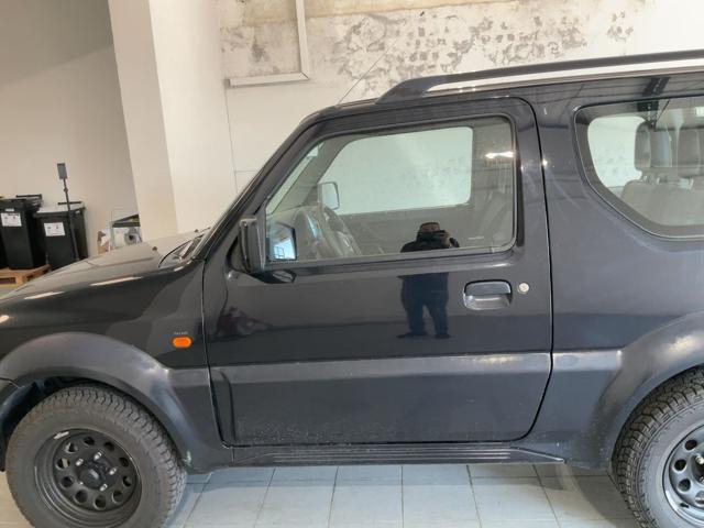 SUZUKI Jimny 1.3i 16V cat 4WD JLX