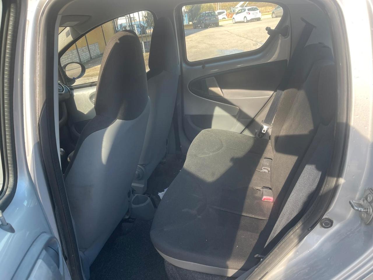 Toyota Aygo 1.0 12V VVT-i 5 porte Sol