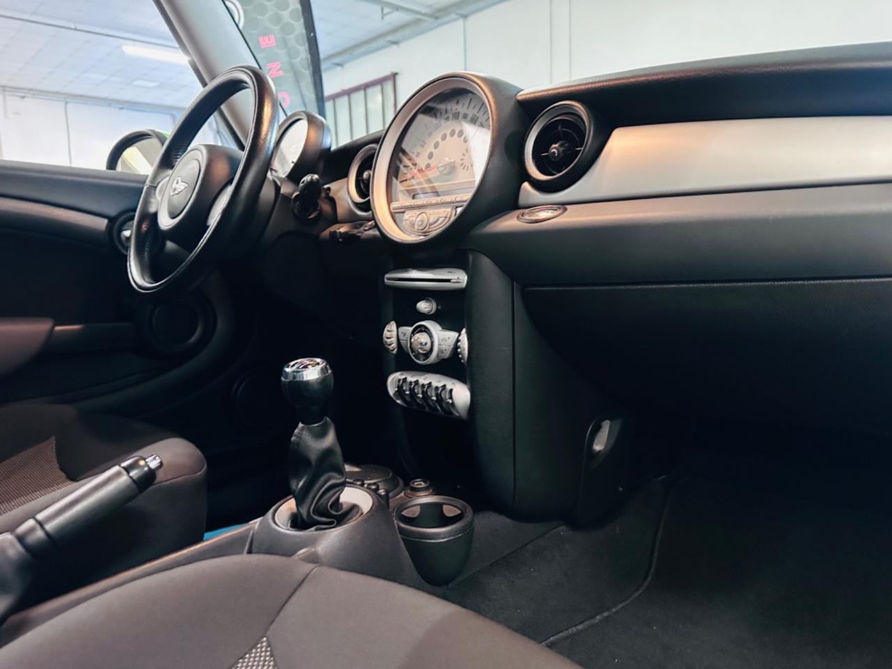 Mini 1.6 16V One (72kW)