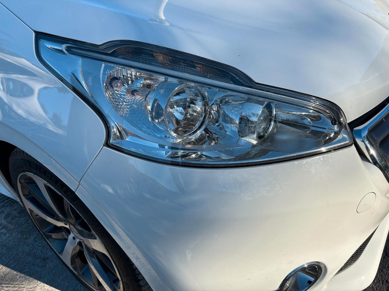 Peugeot 208 Gt-Line 1.6 e-HDi 115 CV