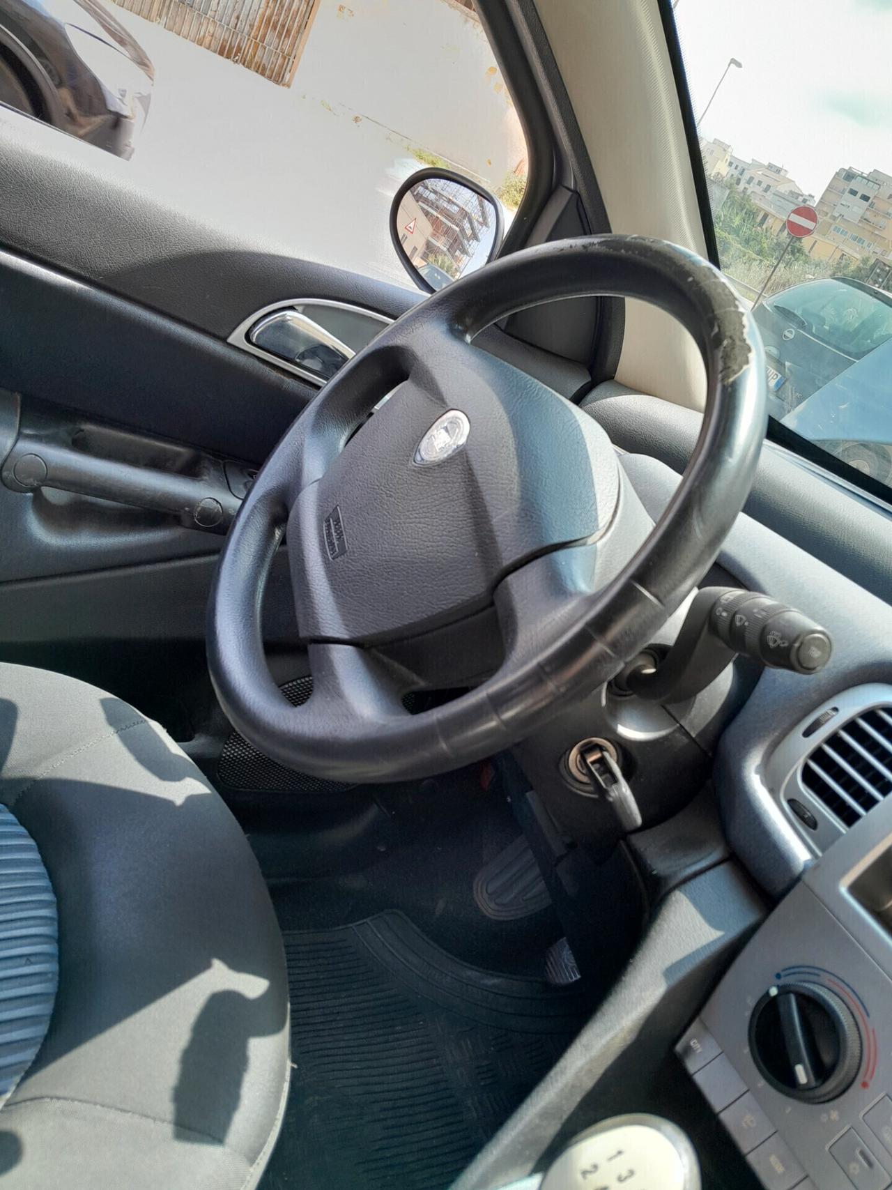 Lancia Ypsilon 1.2 Argento