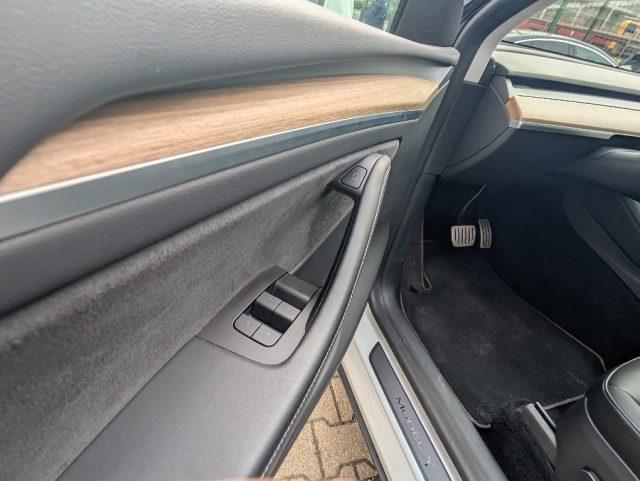 TESLA Model Y Performance AWD