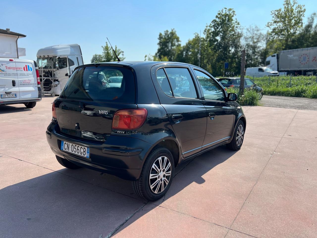 Toyota Yaris 1.0i 16V cat 5 porte Sol
