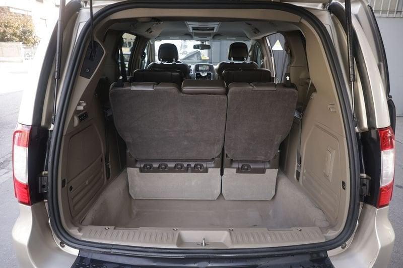 Lancia Voyager Lancia Voyager 2.8 Turbodiesel Platinum 163 CV ANNO 2013