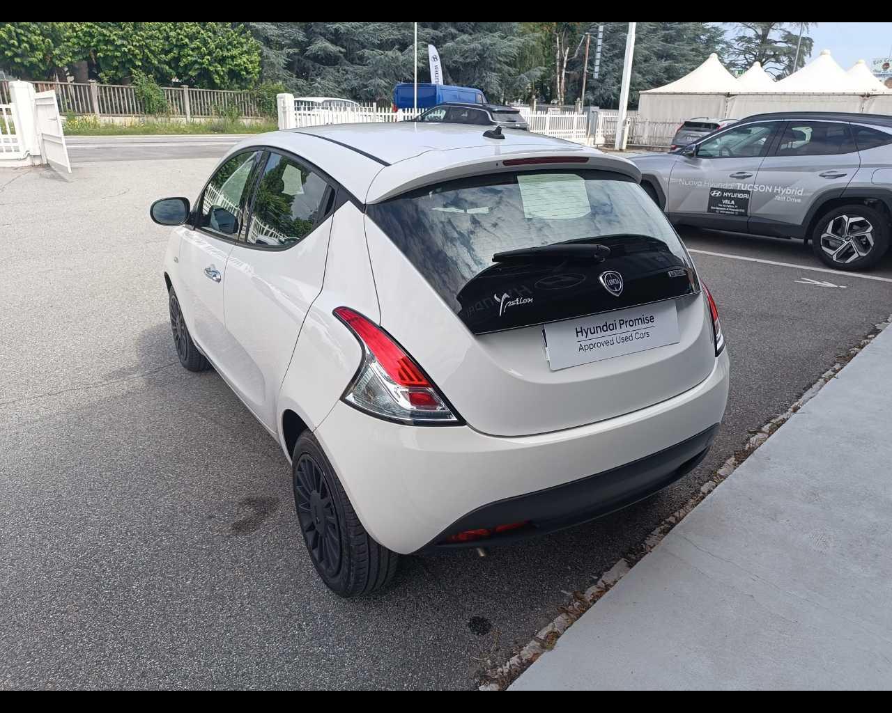 LANCIA Ypsilon III 2021 - Ypsilon 1.0 firefly hybrid Silver s&s 70cv