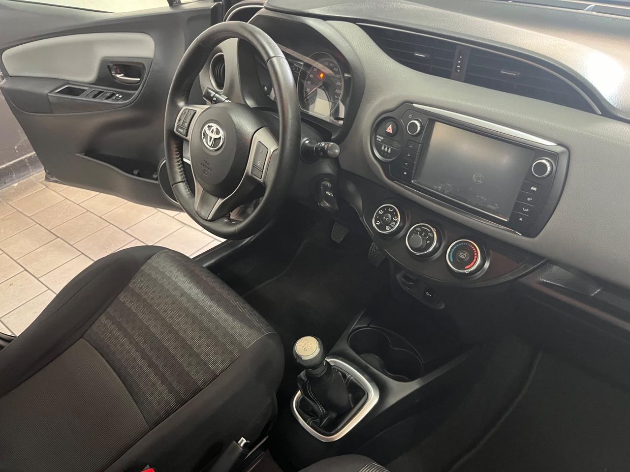 Toyota Yaris 1.0 5 porte Lounge gpl 2016