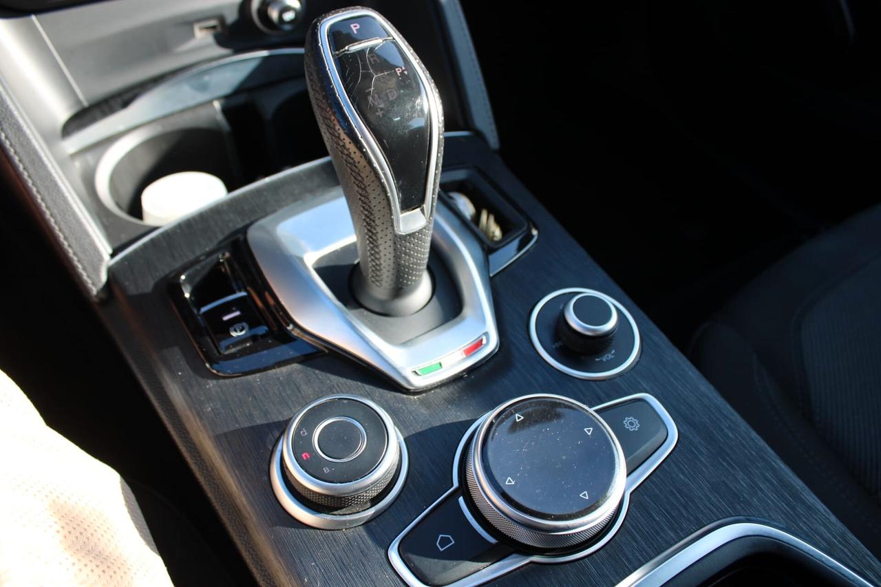Alfa Romeo Stelvio Tua A SOLI 455€ al mese Anticipo Zero
