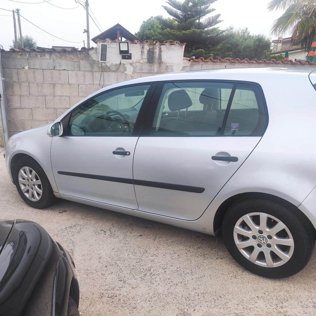 Volkswagen Golf 1.6 16V FSI 5p. 6 marce Sportline