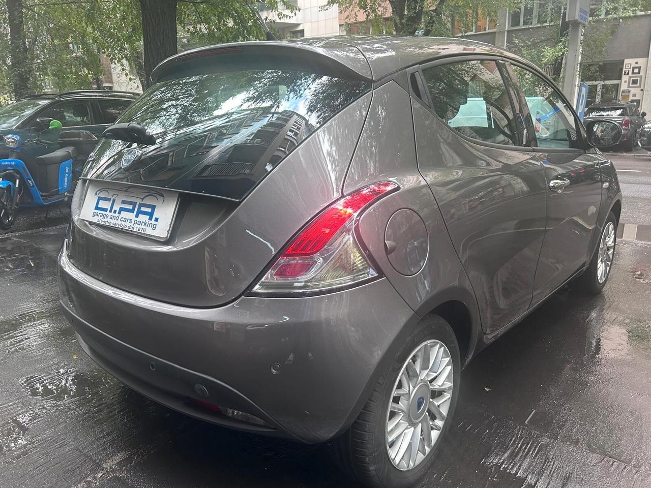Lancia Ypsilon 1.2 69 CV 5 porte GPL Ecochic Gold