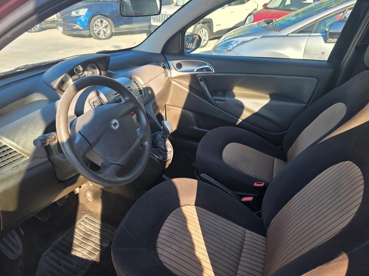 Lancia Ypsilon 1.2 Oro Giallo