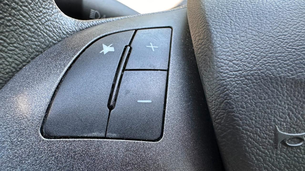 Lancia Ypsilon 1.0 FireFly 5 porte S&S Hybrid Silver 2023 LEGGI TESTO