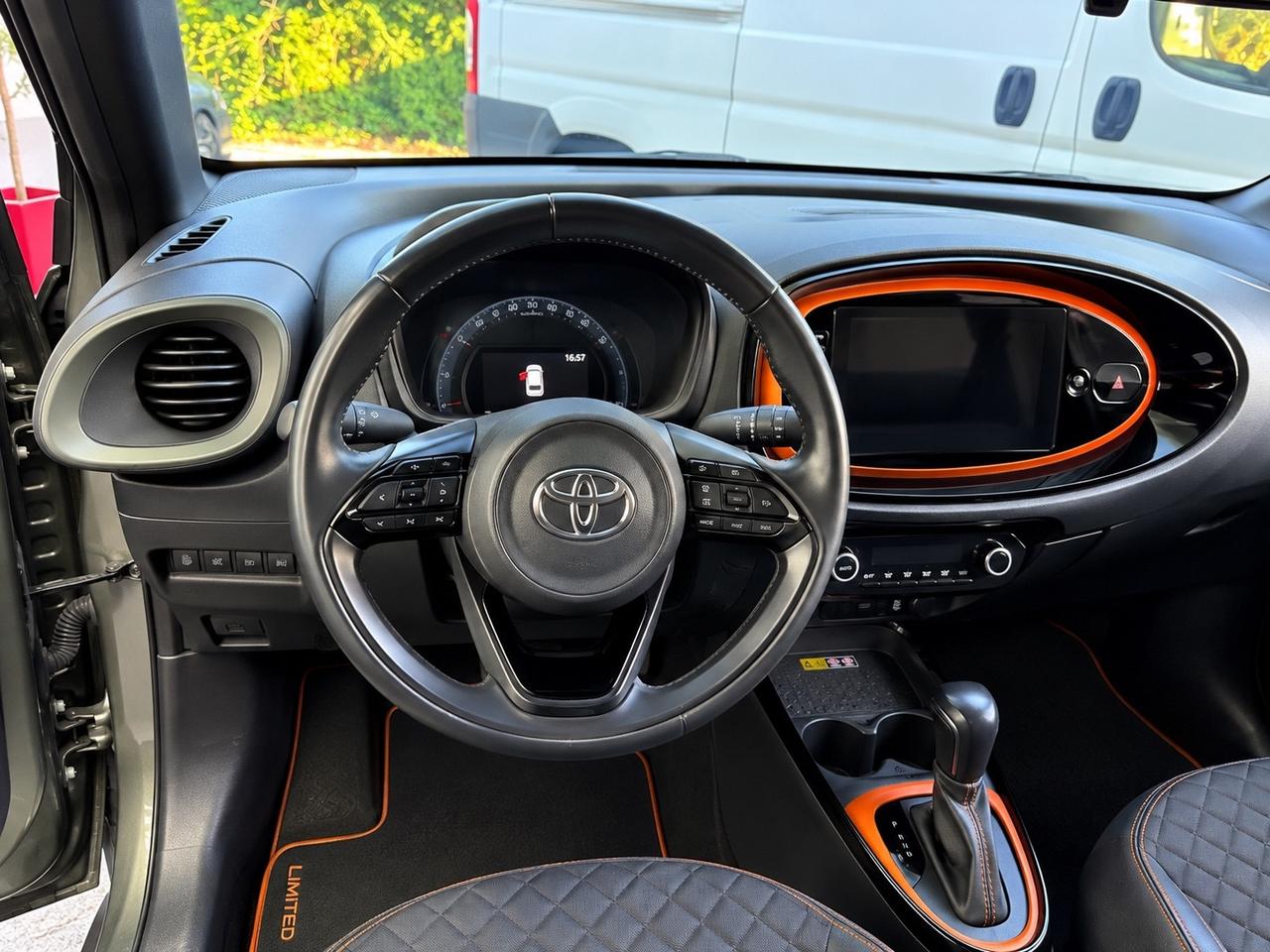 Toyota Aygo X 1.0 LIMITED VVT-i 72 CV 5 porte FULL OPTIONAL