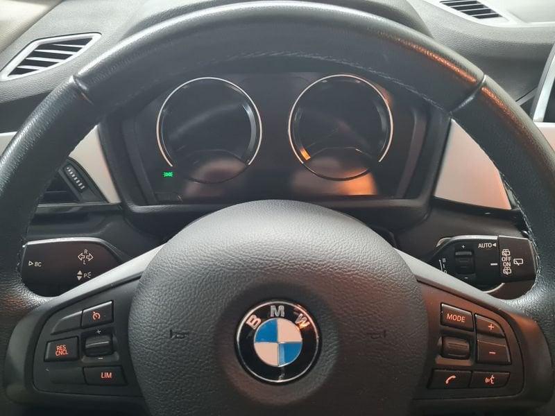 BMW X1 sDrive16d NAVI!PDC!LED!