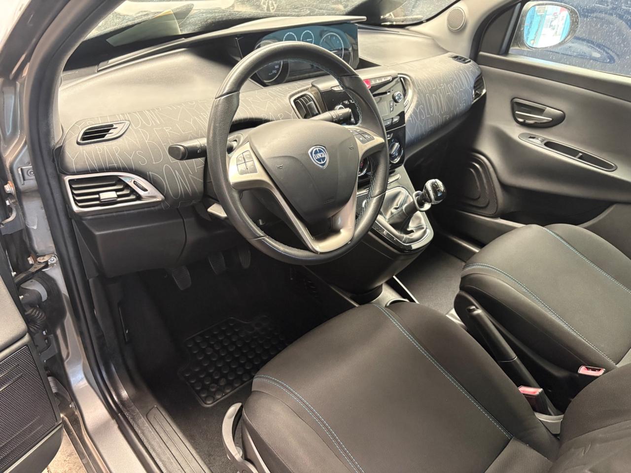 Lancia Ypsilon 0.9 TwinAir 85 CV 5 porte Metano Ecochic Gold