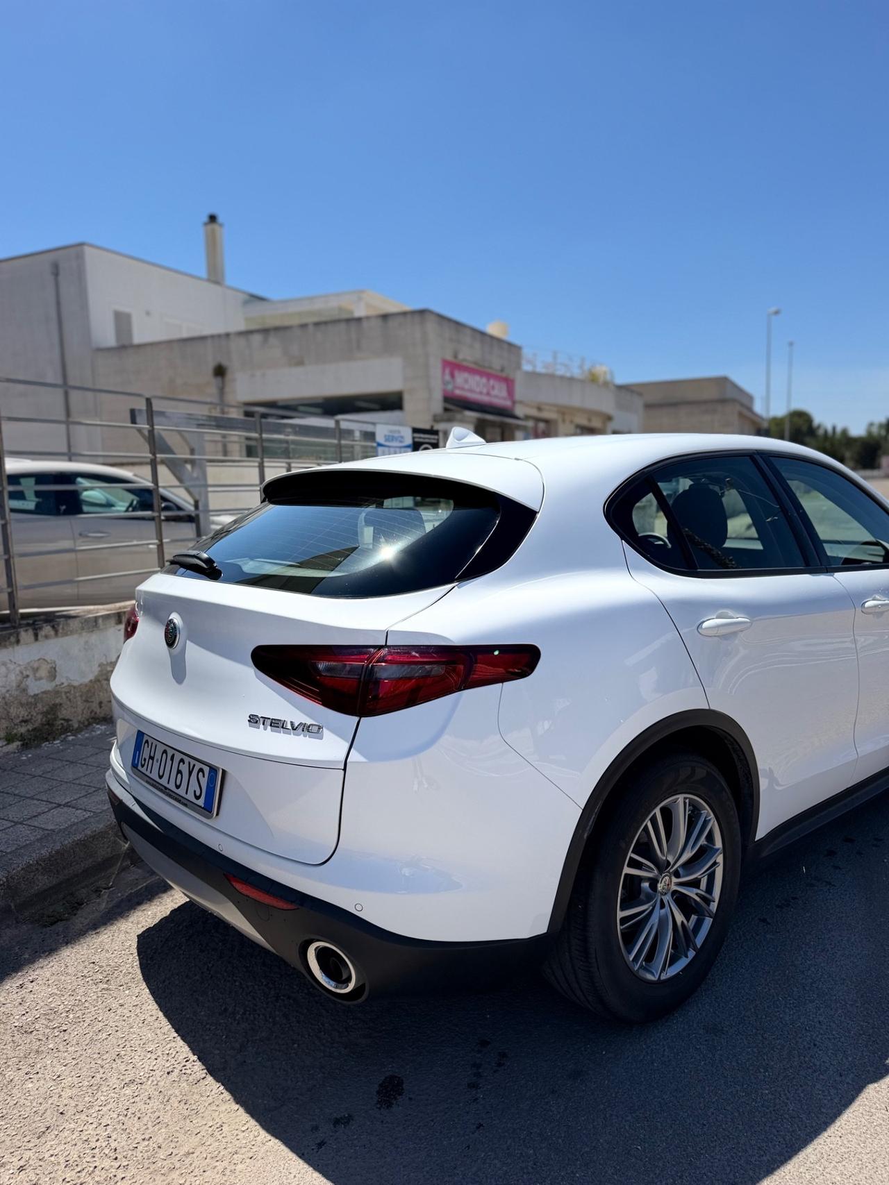 Alfa Romeo Stelvio 2.2 Turbodiesel 160 CV AT8 RWD Business