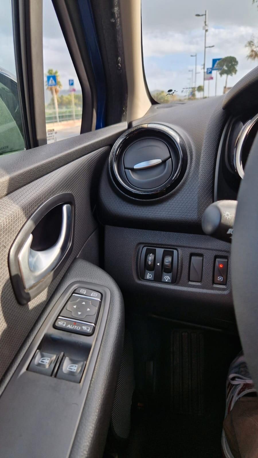 Renault Clio dCi 8V 90 CV EDC 5 porte Moschino Intens