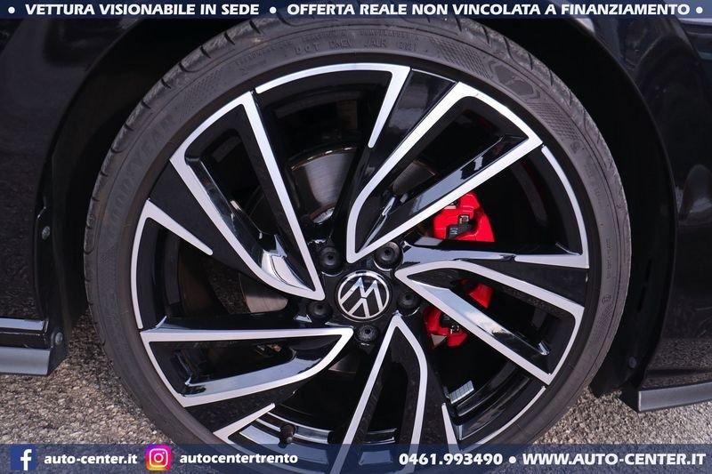 Volkswagen Golf 8 GTD DSG 2.0 TDI 200CV 19 IQ.LIGHT LED