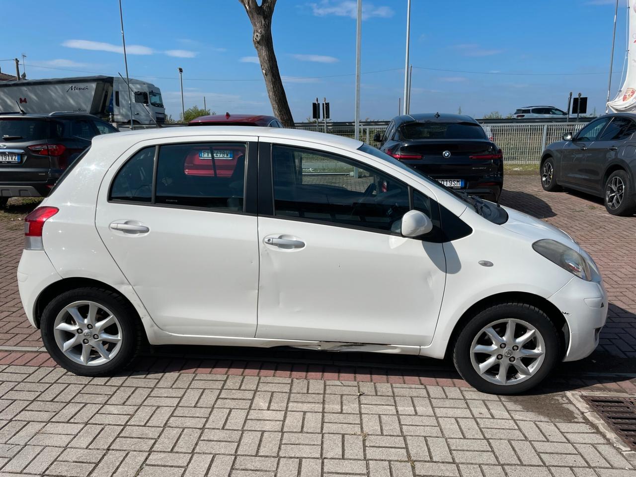 Toyota Yaris 1.0 5 porte Sol GPL