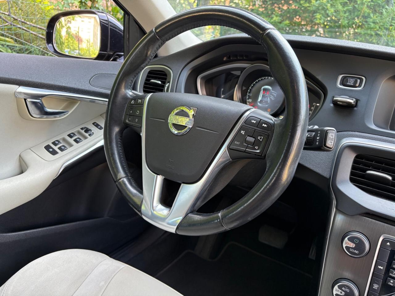 Volvo V40 2.0D3 150cv cambio automatico full