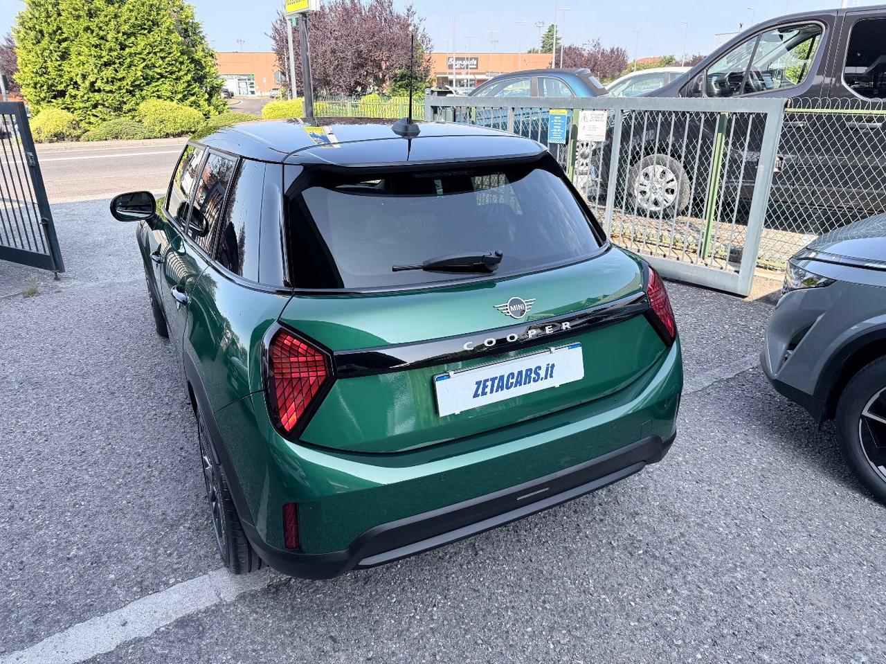 Mini Cooper 5 Porte C Favoured 1.5 Auto Favoured