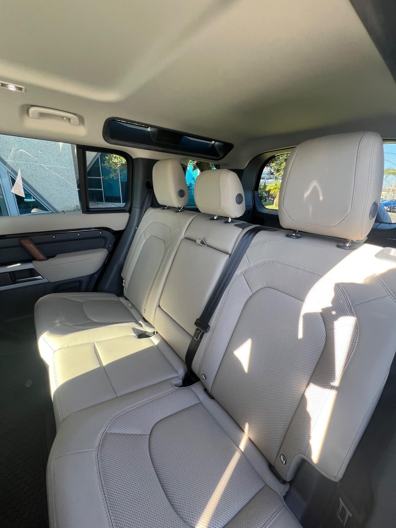 Land Rover Defender 110 3.0D I6 200 CV AWD Auto SE AUTOCARRO N1