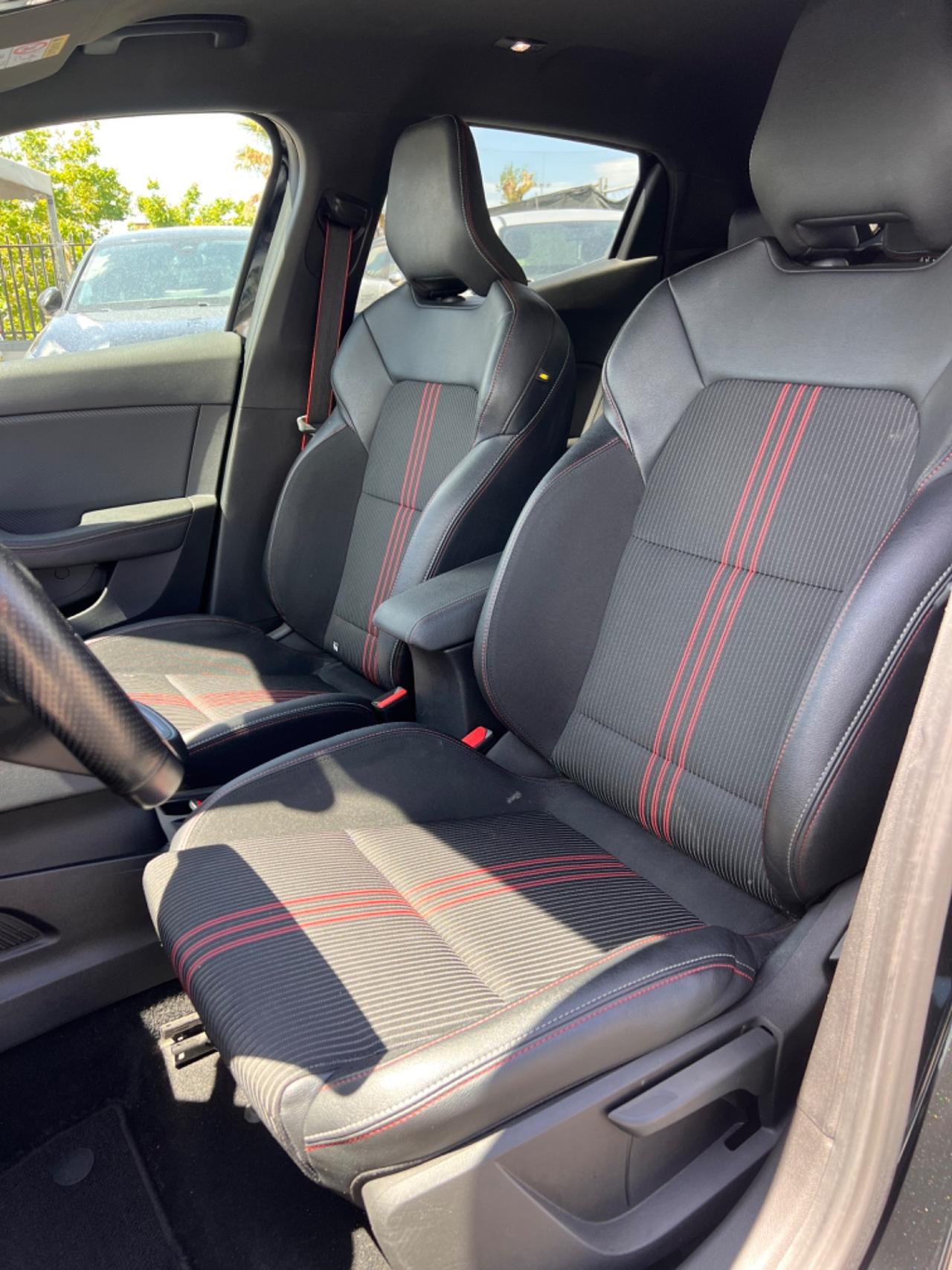 Renault Clio R-Line 1.6 Hybrid 140cv