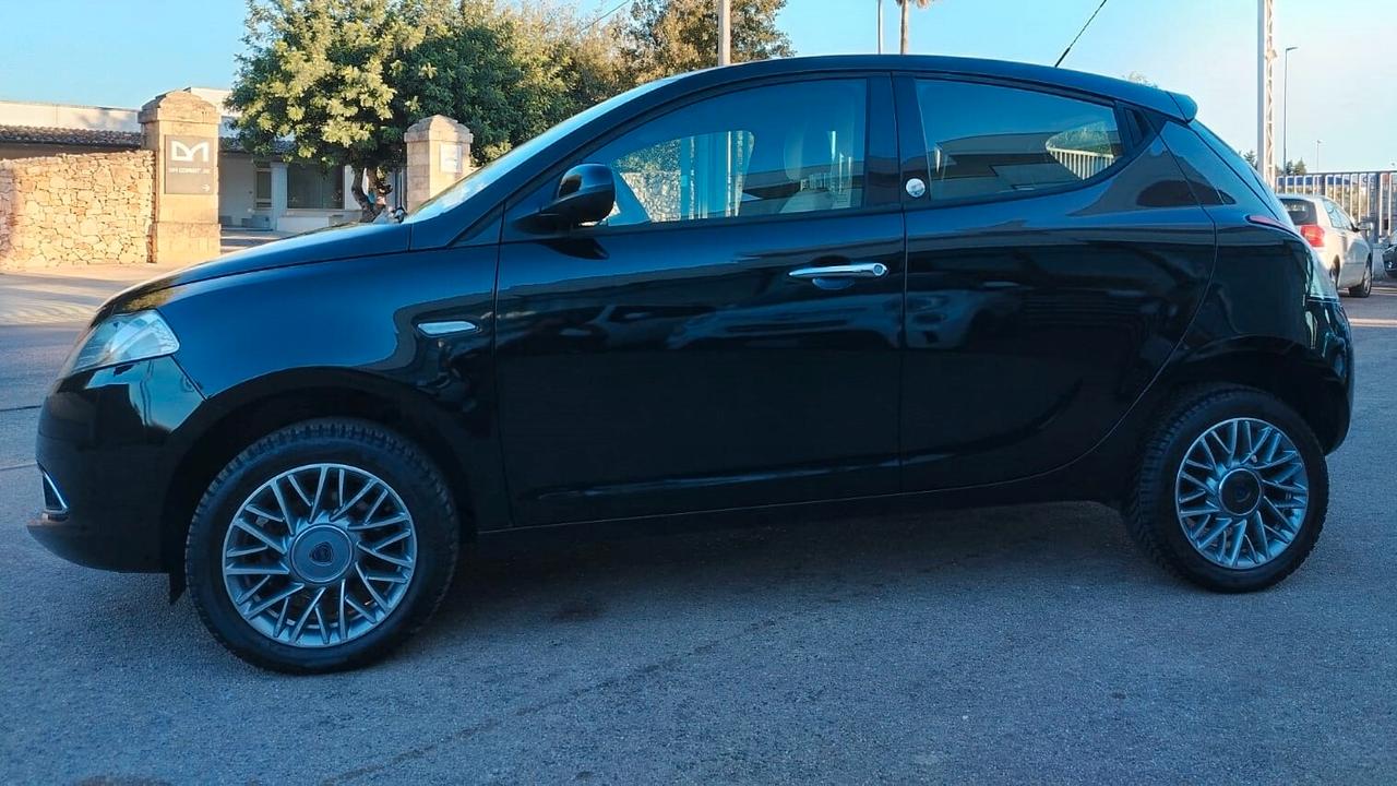 Lancia Ypsilon Gold Ecochic 900 TwinAir Metano 85cv 5p