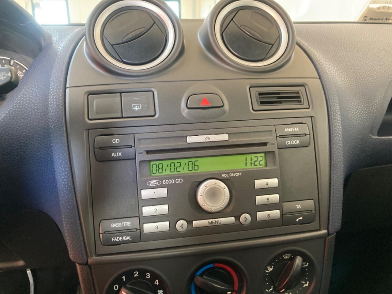 Ford Fiesta 1.4TDCi 5p. Ghia per neopatentati