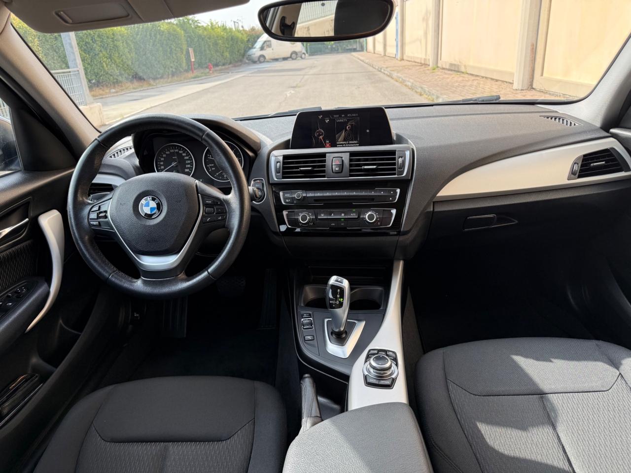 Bmw 118d 5p. Business Automatica