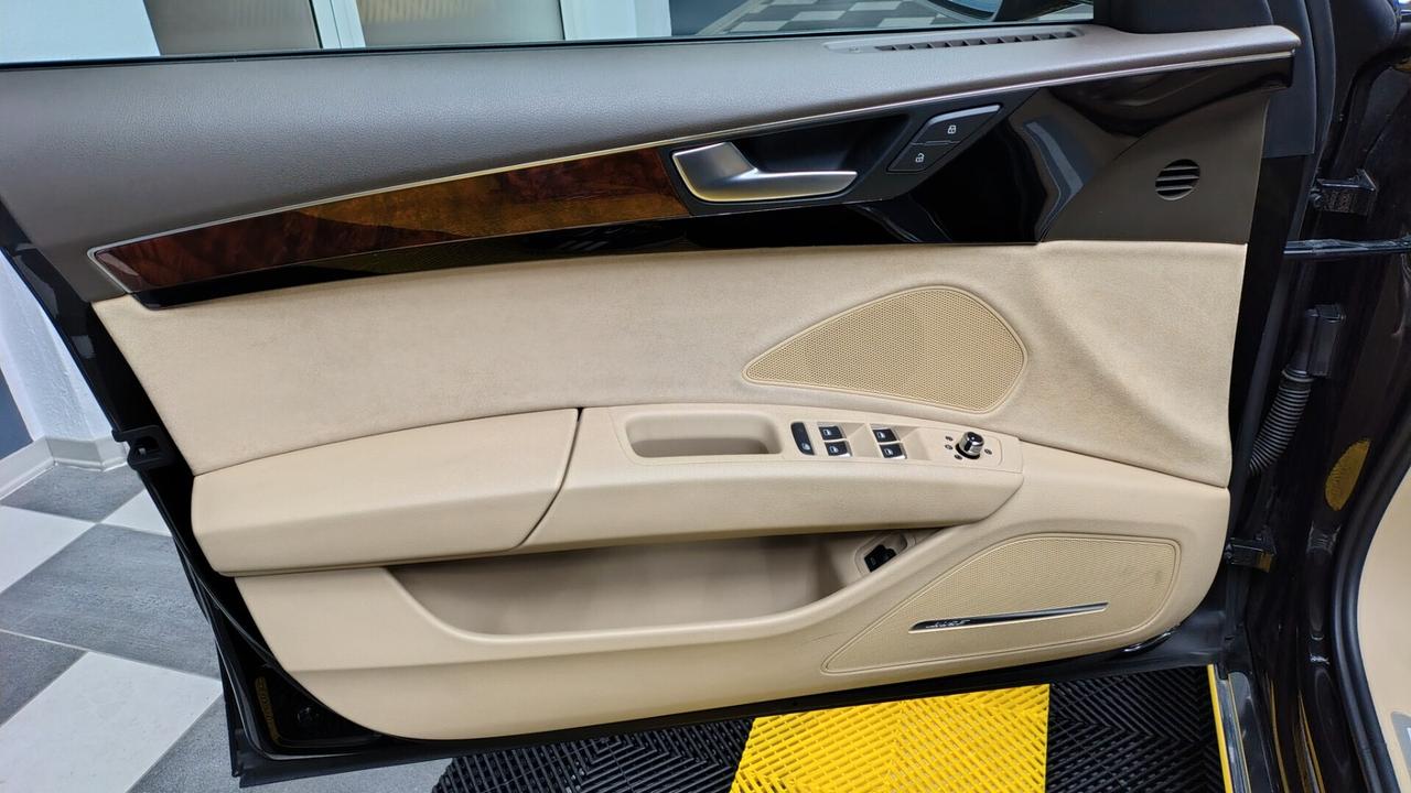 Audi A8 3.0 TDI QUATTRO 250 CV